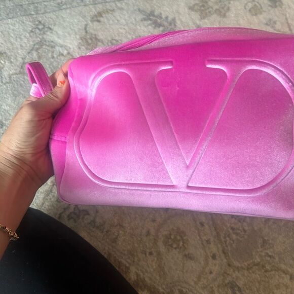 NWOT Valentino Beauty Soft Pouch Bag - Picture 4 of 9